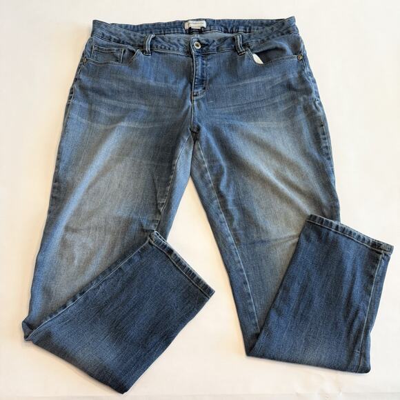 Liz Claiborne Denim - Liz Claiborne Women’s Boyfriend Blue Jeans, Sz 14, Distressed (A0132)